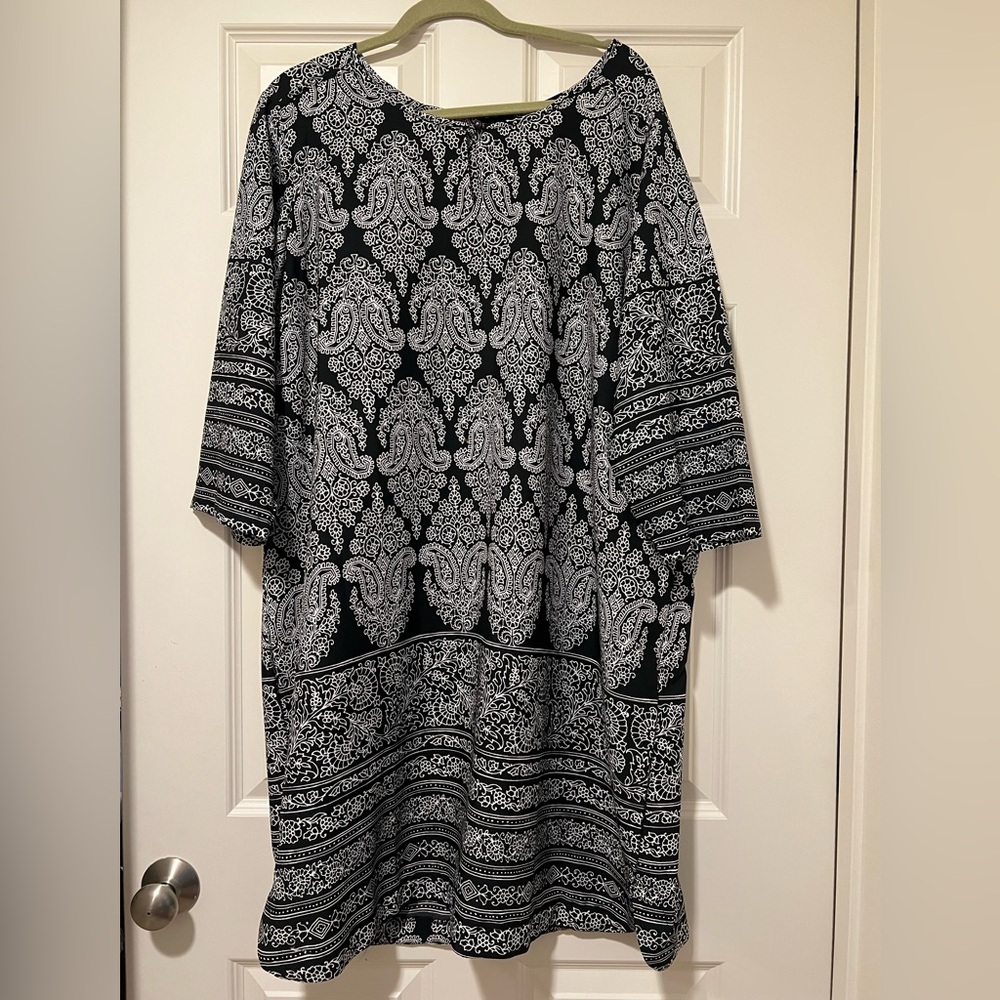 Love by Chesley-Elegant Black and White Midi Dress